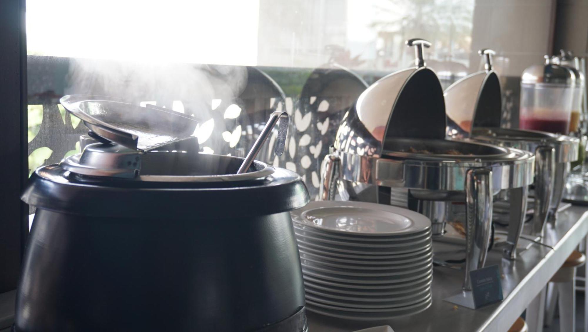 Quo Quality Hotel Manizales Exterior foto A chafing dish